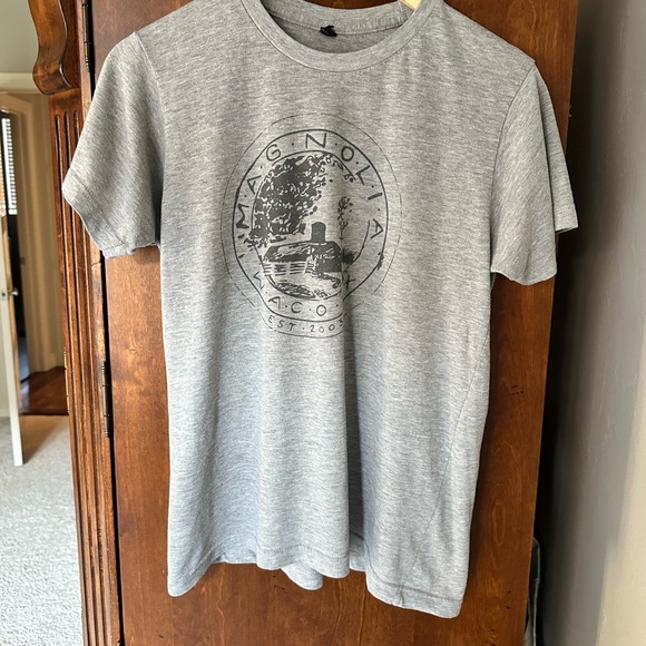 Magnolia T Shirt very soft excellent used condition - Picture 3 of 3